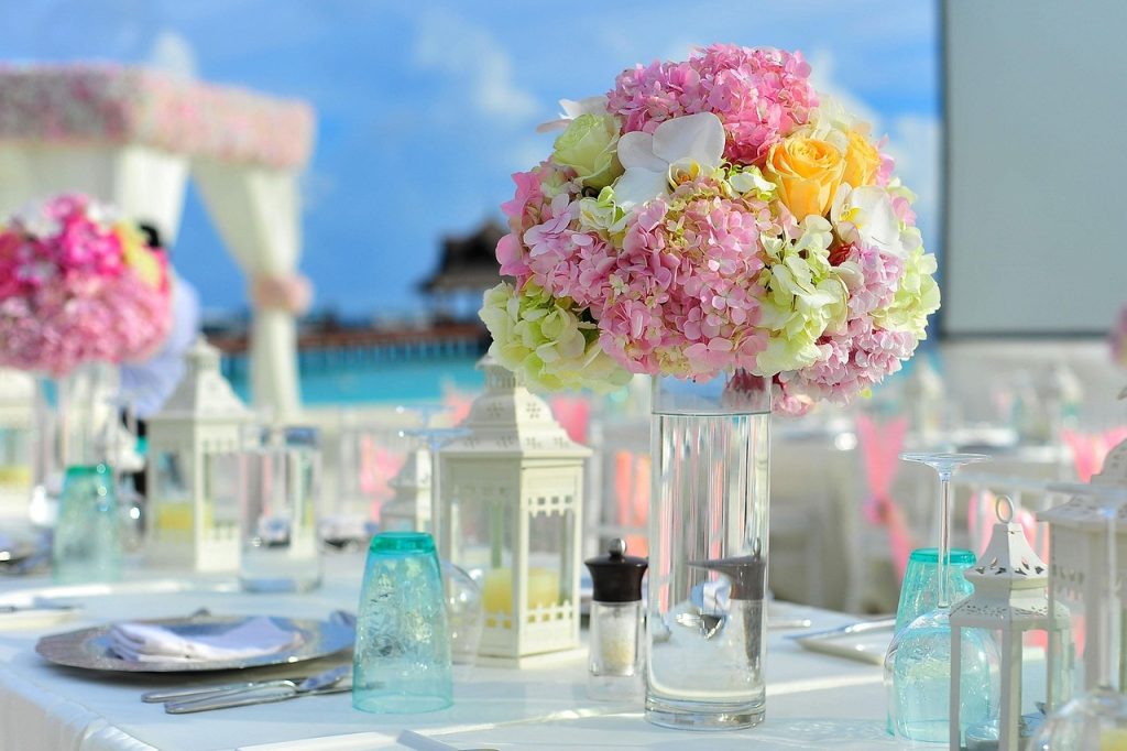 flowers, vase, reception, table, table setting, nature, centerpiece, flower vase, floral arrangement, flower arrangement, bloom, flower background, blossom, decor, flower wallpaper, decorations, florist, maldives, resort, wedding, beautiful flowers, wedding setup